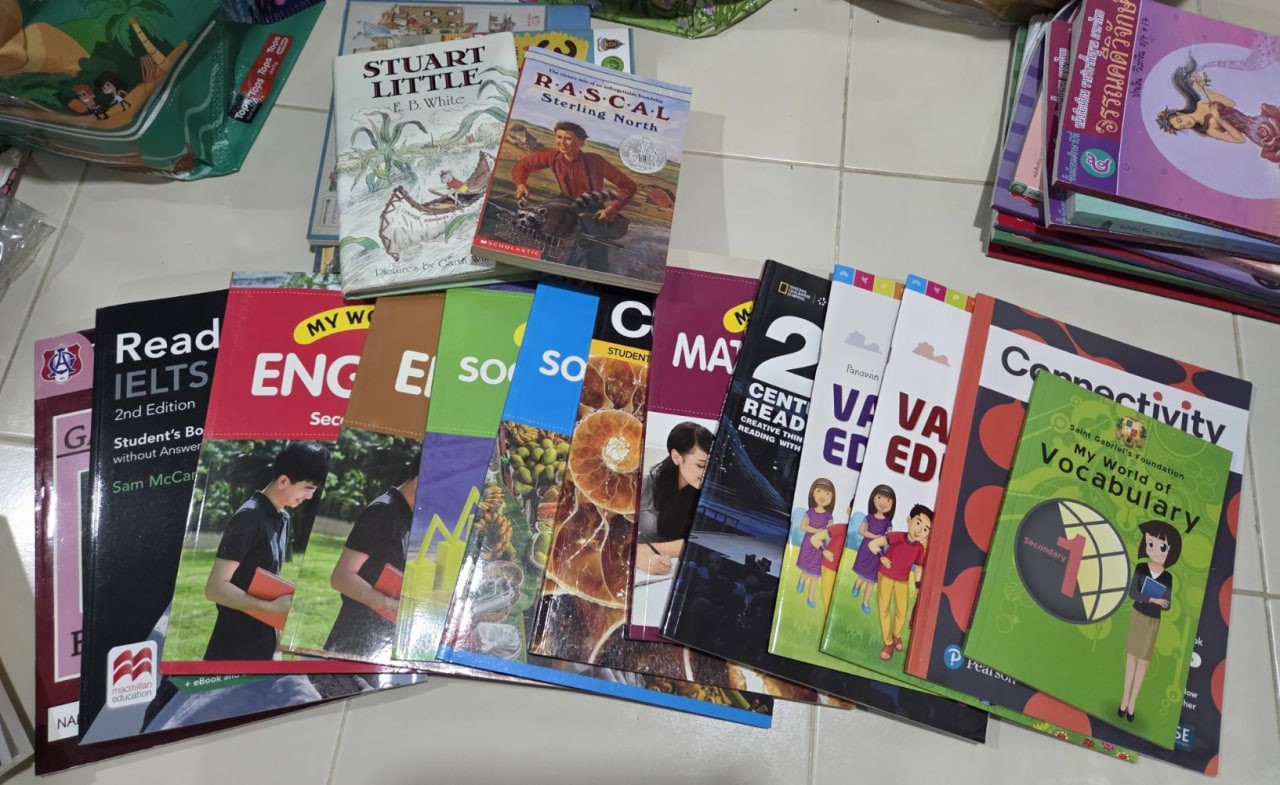 ขายเหมาหนังสือมือสอง 26 เล่ม